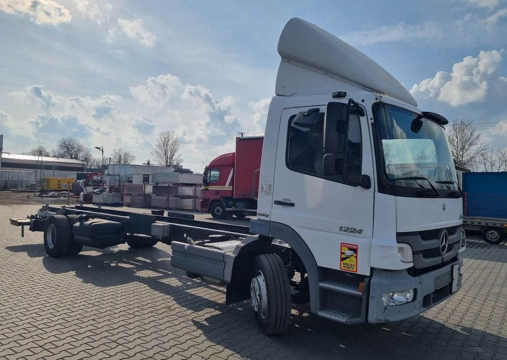 Mercedes-Benz Atego 1224 - Camião chassi: foto 2 Mercedes-Benz Atego 1224 - Camião chassi: foto 2