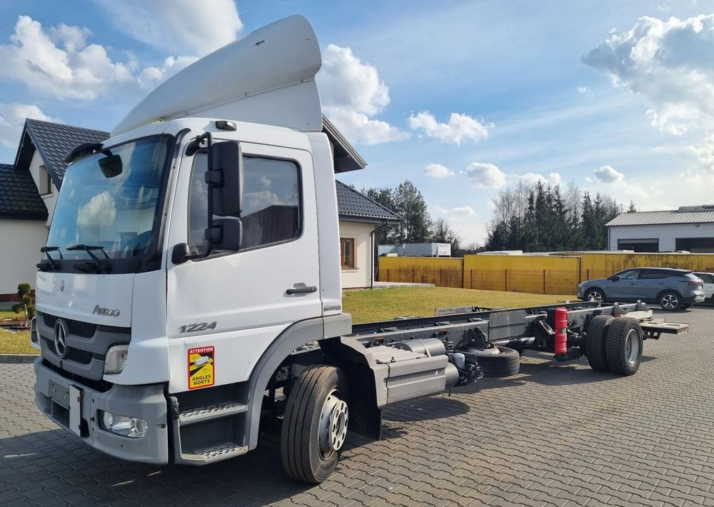 Mercedes-Benz Atego 1224 - Camião chassi: foto 1 Mercedes-Benz Atego 1224 - Camião chassi: foto 1