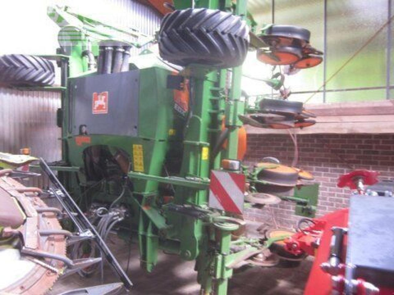 Amazone edx 6000 -2c xpress, 8-reiher - Semeadora de precisão: foto 2 Amazone edx 6000 -2c xpress, 8-reiher - Semeadora de precisão: foto 2