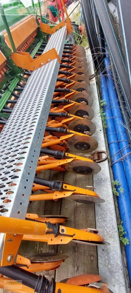 Amazone ke 403 + ad 403 - Semeadora combinada: foto 5 Amazone ke 403 + ad 403 - Semeadora combinada: foto 5