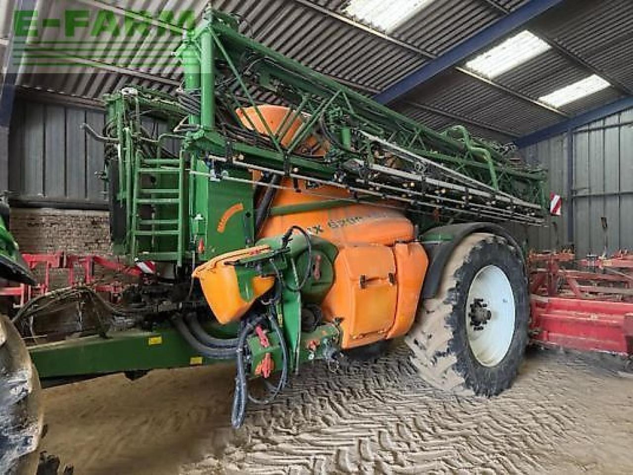 Amazone ux5200 - Pulverizador de arrastar: foto 1 Amazone ux5200 - Pulverizador de arrastar: foto 1