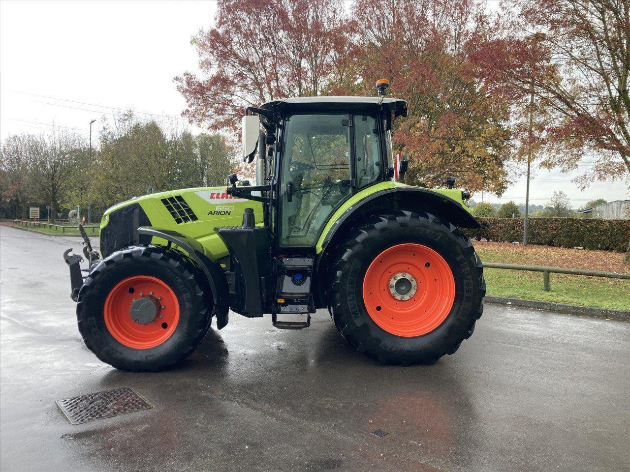 CLAAS ARION 650 CIS 50K CIS - Trator: foto 2 CLAAS ARION 650 CIS 50K CIS - Trator: foto 2