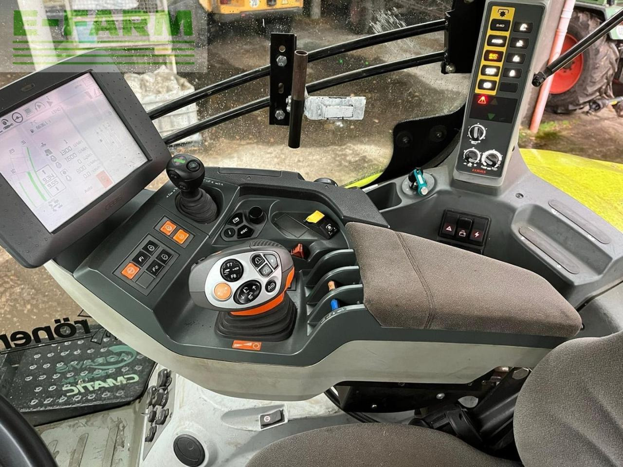 CLAAS AXION 810 CMATIC CMATIC - Trator: foto 5 CLAAS AXION 810 CMATIC CMATIC - Trator: foto 5