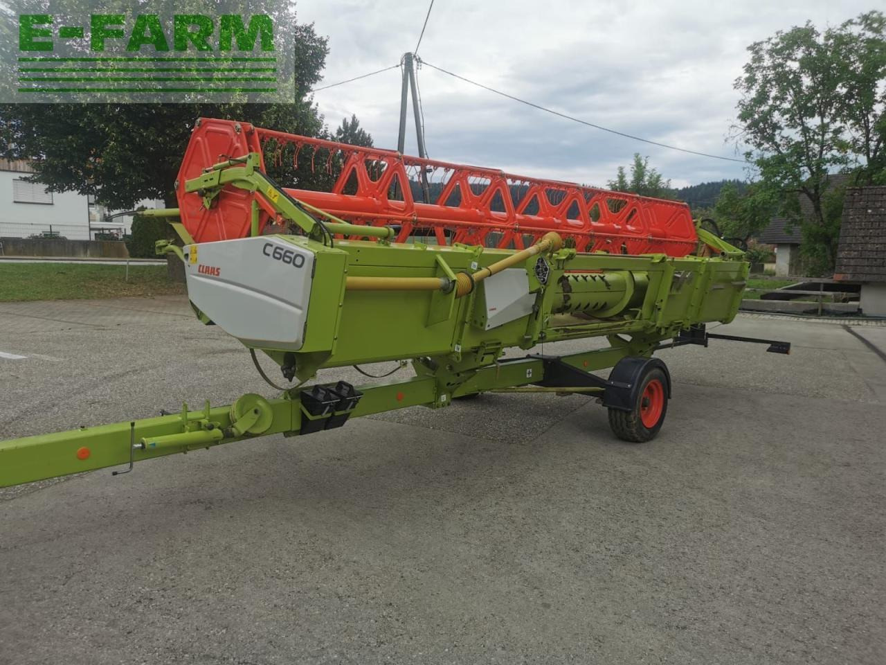 CLAAS - Plataforma para colheitadeira: foto 1 CLAAS - Plataforma para colheitadeira: foto 1