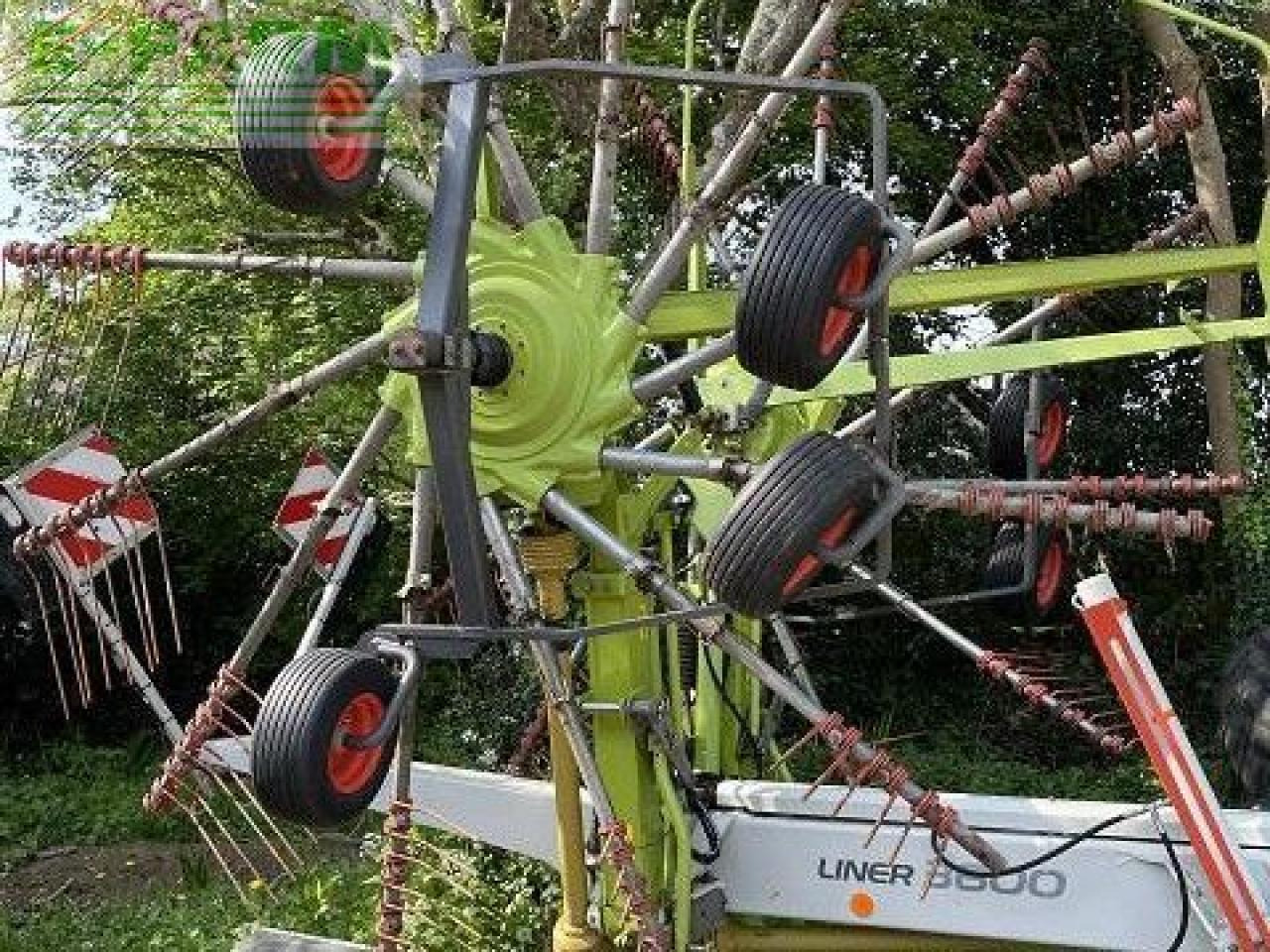 CLAAS USED LINER 3600 - Ancinho enleirador: foto 4 CLAAS USED LINER 3600 - Ancinho enleirador: foto 4