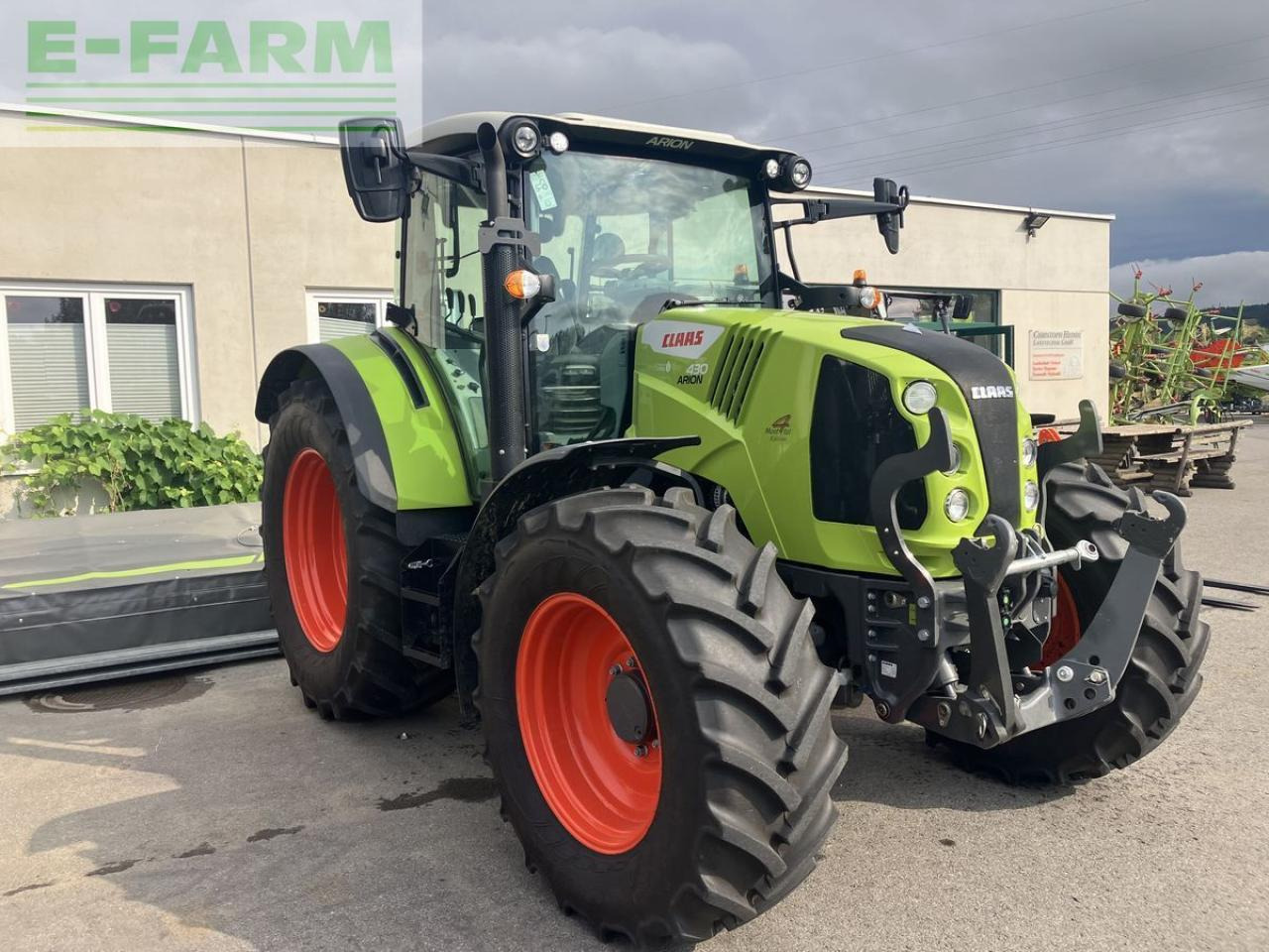 CLAAS arion 430 stage v - Trator: foto 1 CLAAS arion 430 stage v - Trator: foto 1