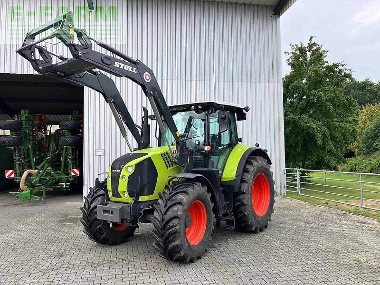 CLAAS arion 530 cmatic CMATIC - Trator: foto 1 CLAAS arion 530 cmatic CMATIC - Trator: foto 1