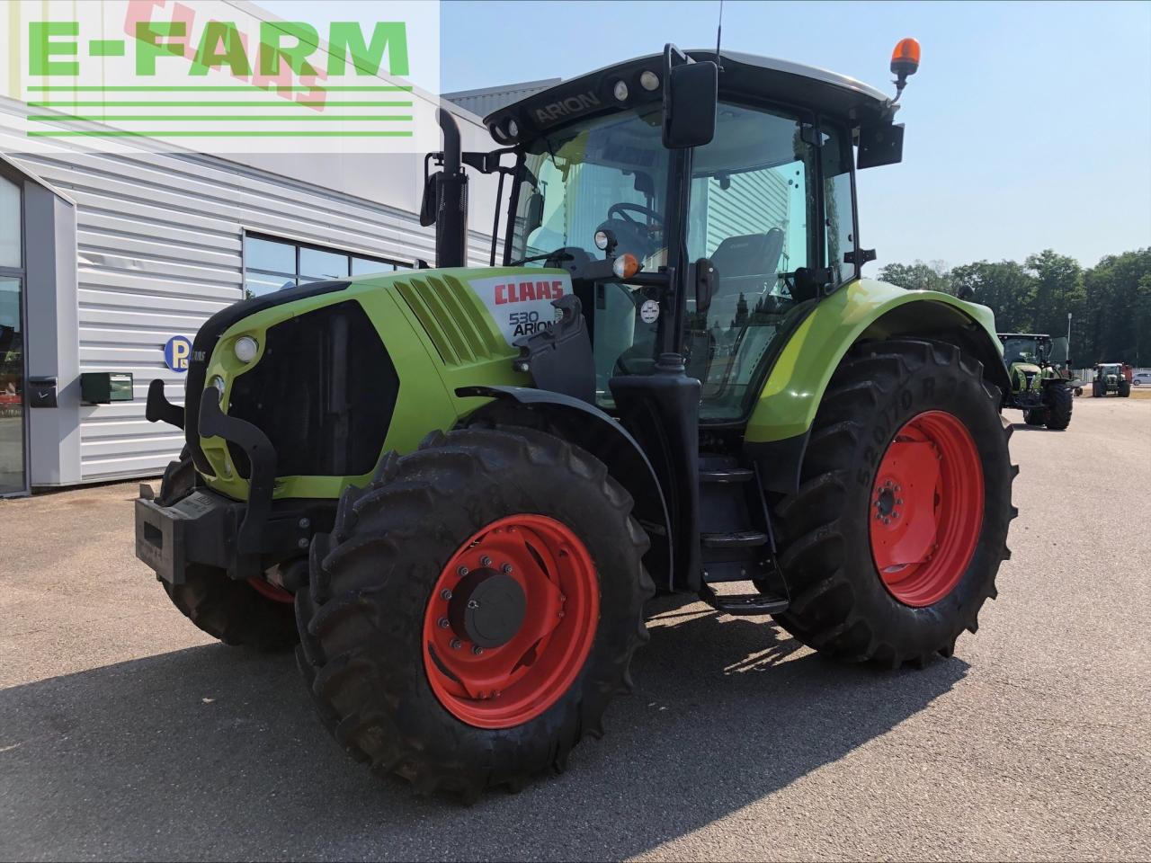 CLAAS arion 530 t4i (a34/105) - Trator: foto 1 CLAAS arion 530 t4i (a34/105) - Trator: foto 1
