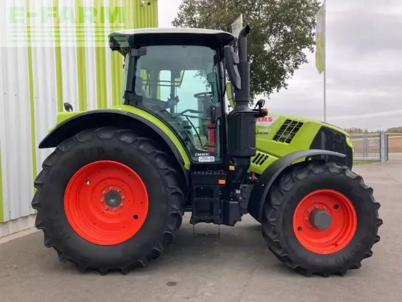 CLAAS arion 550 cmatic cis+ CMATIC CIS+ - Trator: foto 4 CLAAS arion 550 cmatic cis+ CMATIC CIS+ - Trator: foto 4