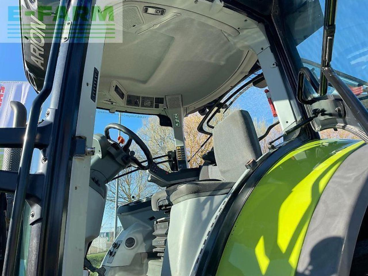 CLAAS arion 650 cis+ CIS+ - Trator: foto 3 CLAAS arion 650 cis+ CIS+ - Trator: foto 3