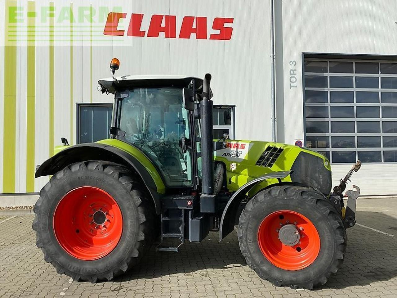 CLAAS arion 650 hexashift cis HEXASHIFT CIS - Trator: foto 1 CLAAS arion 650 hexashift cis HEXASHIFT CIS - Trator: foto 1
