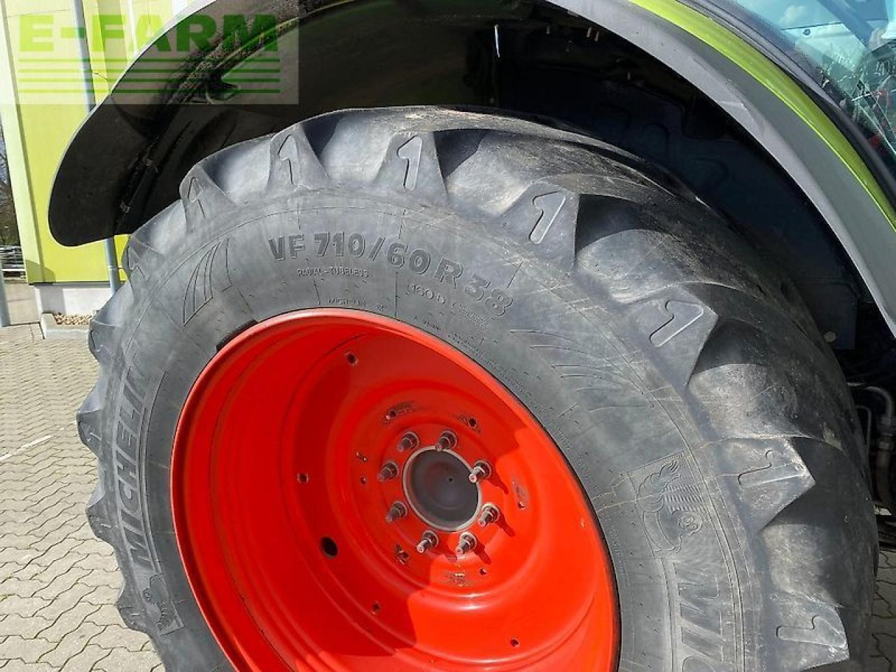 CLAAS arion 650 hexashift cis HEXASHIFT CIS - Trator: foto 2 CLAAS arion 650 hexashift cis HEXASHIFT CIS - Trator: foto 2