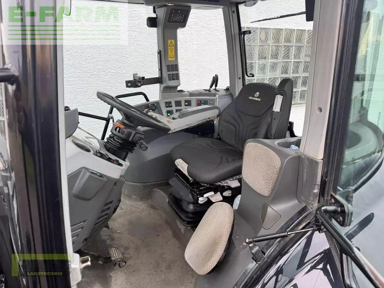 CLAAS axion 810 cmatic cebis black edition CMATIC CEBIS - Trator: foto 4 CLAAS axion 810 cmatic cebis black edition CMATIC CEBIS - Trator: foto 4