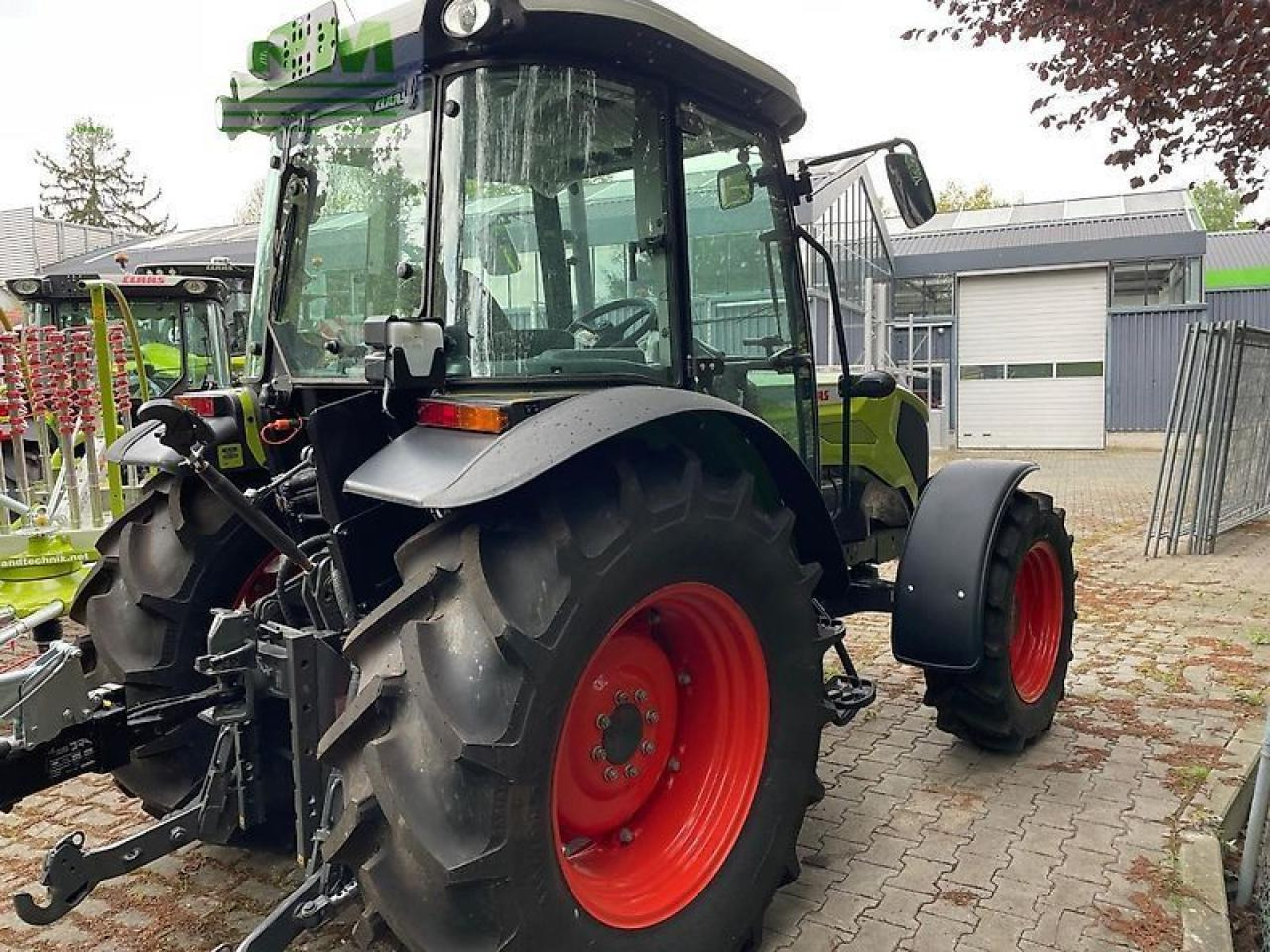 CLAAS elios 320 stage v - Trator: foto 4 CLAAS elios 320 stage v - Trator: foto 4