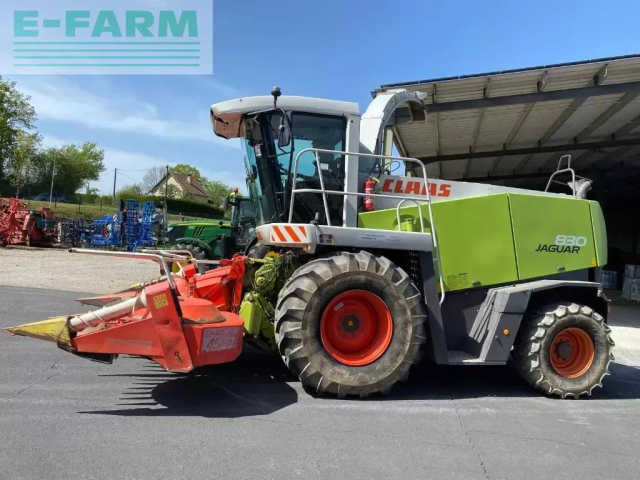 CLAAS jaguar 830 destockage - Picadora de forragem automotriz: foto 2 CLAAS jaguar 830 destockage - Picadora de forragem automotriz: foto 2