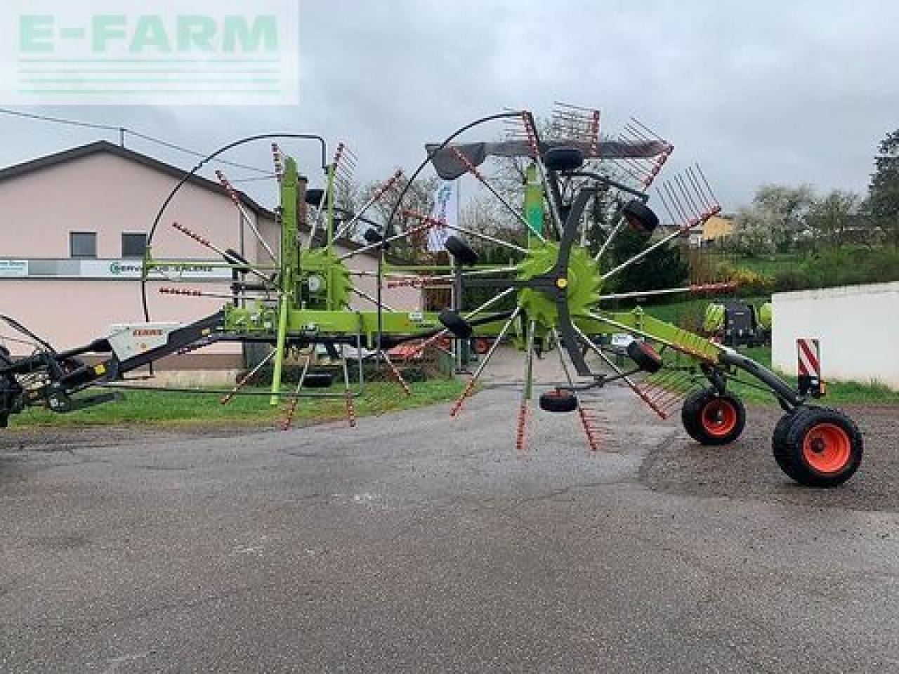 CLAAS liner 1900 neuwertiger seitenschwader - Ancinho enleirador: foto 5 CLAAS liner 1900 neuwertiger seitenschwader - Ancinho enleirador: foto 5