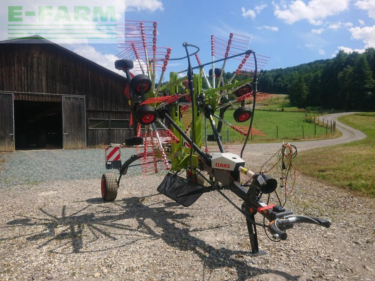 CLAAS liner 2700 - Ancinho enleirador: foto 2 CLAAS liner 2700 - Ancinho enleirador: foto 2