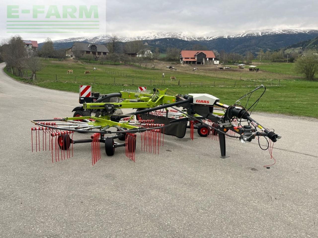 CLAAS liner 2700 trend - Ancinho enleirador: foto 3 CLAAS liner 2700 trend - Ancinho enleirador: foto 3