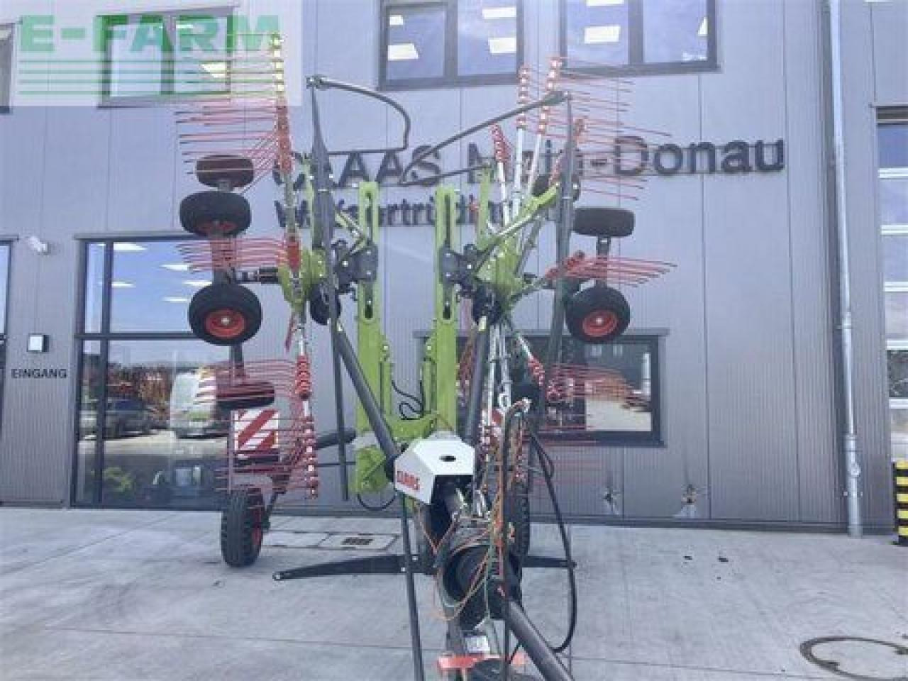 CLAAS liner 2700 trend - Ancinho enleirador: foto 1 CLAAS liner 2700 trend - Ancinho enleirador: foto 1