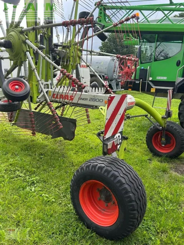 CLAAS liner 2800 - Ancinho enleirador: foto 3 CLAAS liner 2800 - Ancinho enleirador: foto 3