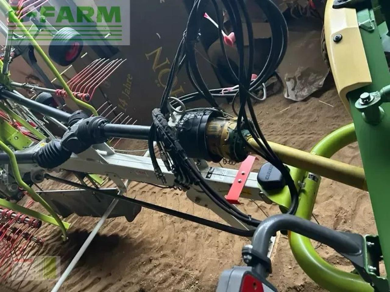CLAAS liner 2800 - Ancinho enleirador: foto 2 CLAAS liner 2800 - Ancinho enleirador: foto 2