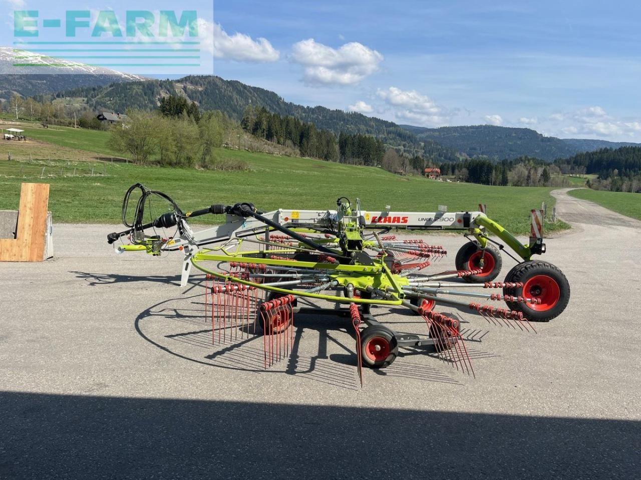 CLAAS liner 2900 trend - Ancinho enleirador: foto 4 CLAAS liner 2900 trend - Ancinho enleirador: foto 4