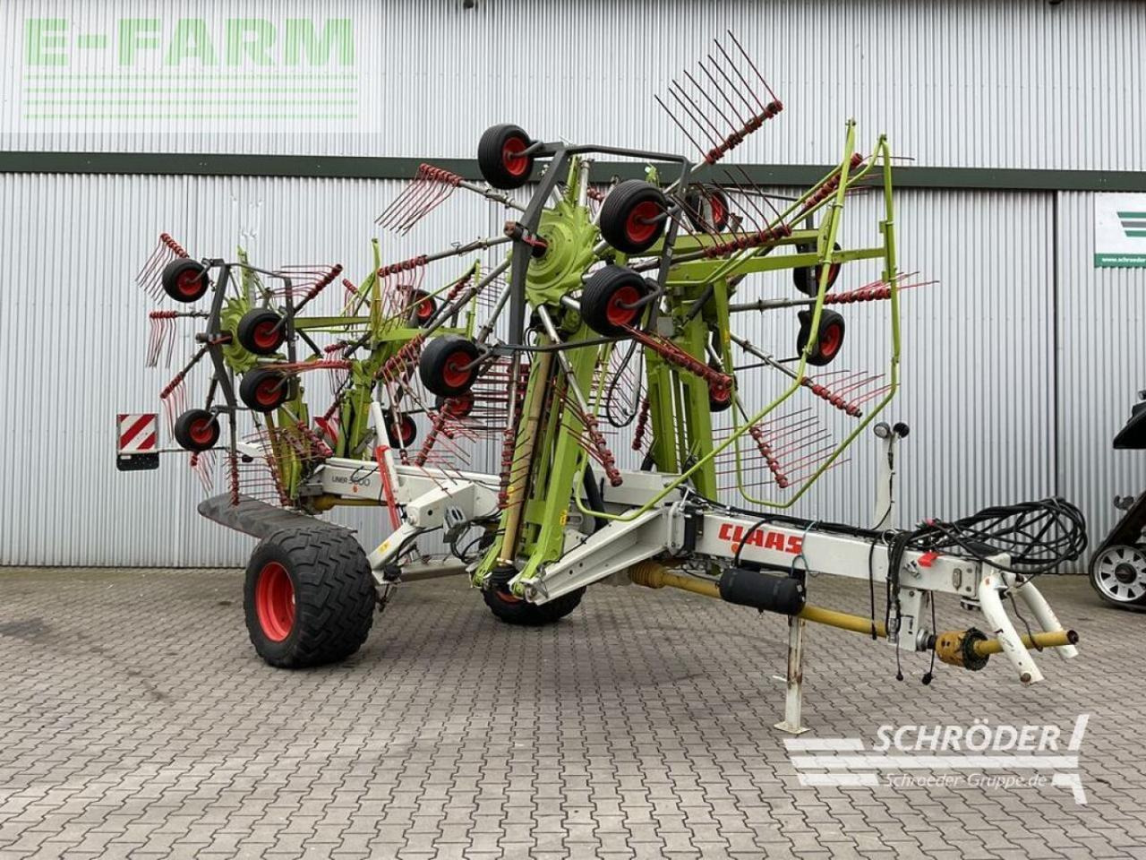 CLAAS liner 3600 - Ancinho enleirador: foto 1 CLAAS liner 3600 - Ancinho enleirador: foto 1