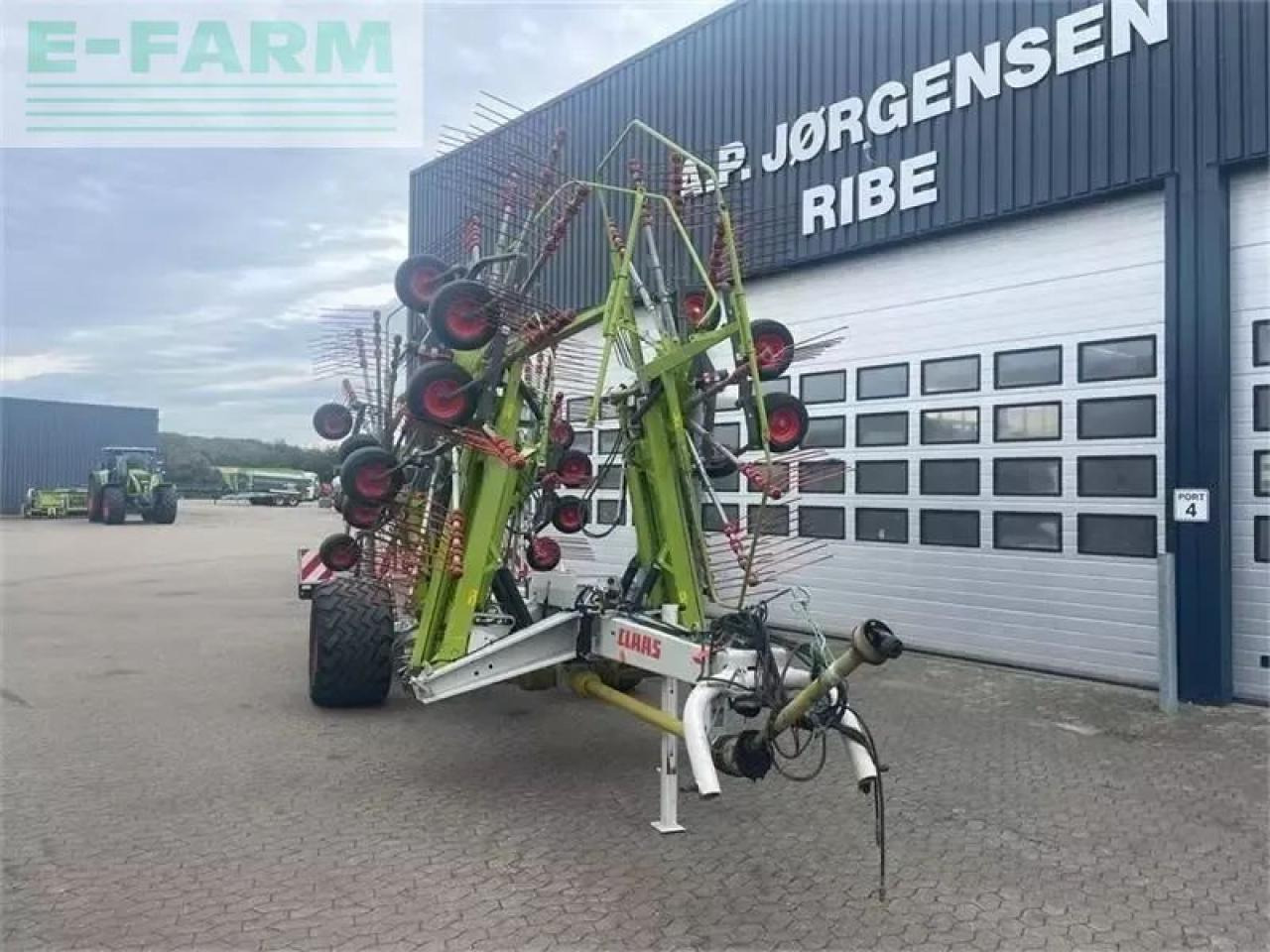 CLAAS liner 3600 - Ancinho enleirador: foto 5 CLAAS liner 3600 - Ancinho enleirador: foto 5