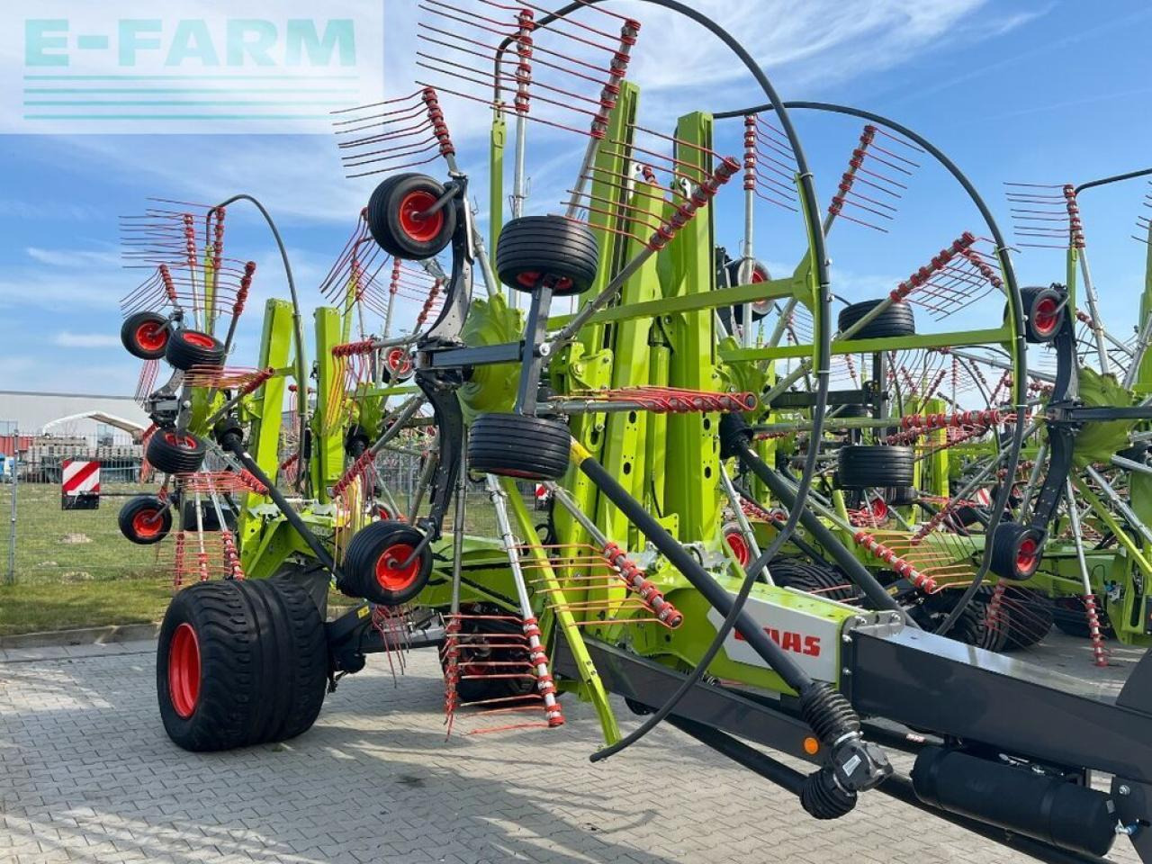 CLAAS liner 4800 business pro - Ancinho enleirador: foto 1 CLAAS liner 4800 business pro - Ancinho enleirador: foto 1