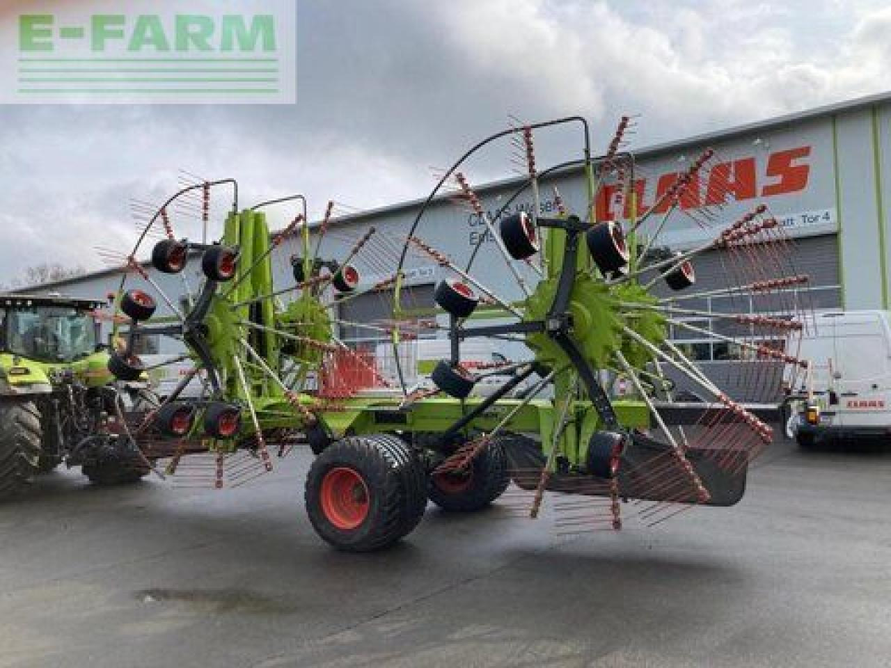 CLAAS liner 4900 business - Ancinho enleirador: foto 2 CLAAS liner 4900 business - Ancinho enleirador: foto 2