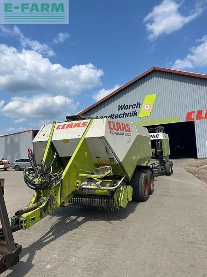 CLAAS quadrant 2200 rc - Enfardadeira de fardos quadrados: foto 1 CLAAS quadrant 2200 rc - Enfardadeira de fardos quadrados: foto 1