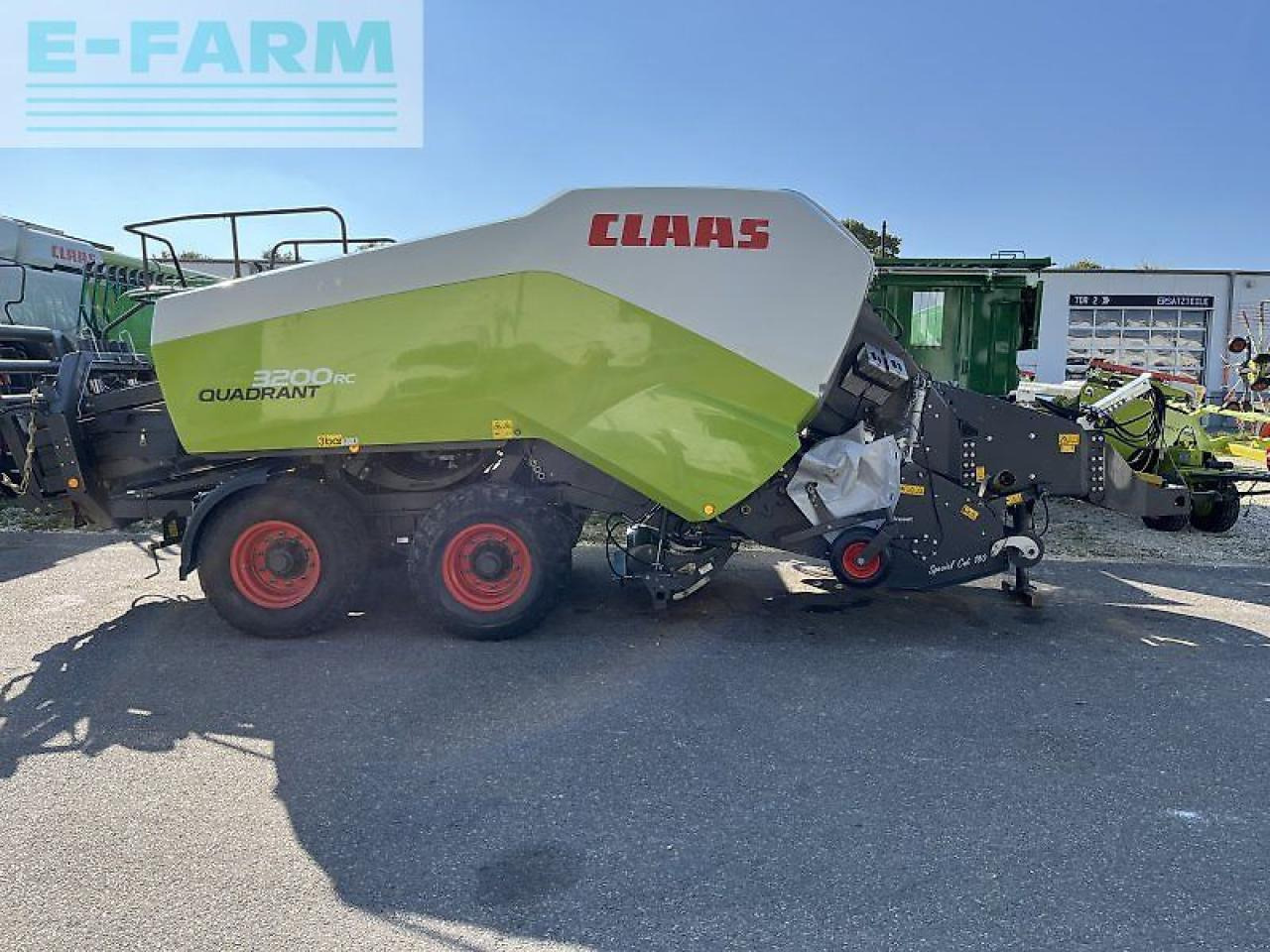 CLAAS quadrant 3200 rc tandem mit krassort vorbauhäcksler - Enfardadeira de fardos quadrados: foto 1 CLAAS quadrant 3200 rc tandem mit krassort vorbauhäcksler - Enfardadeira de fardos quadrados: foto 1