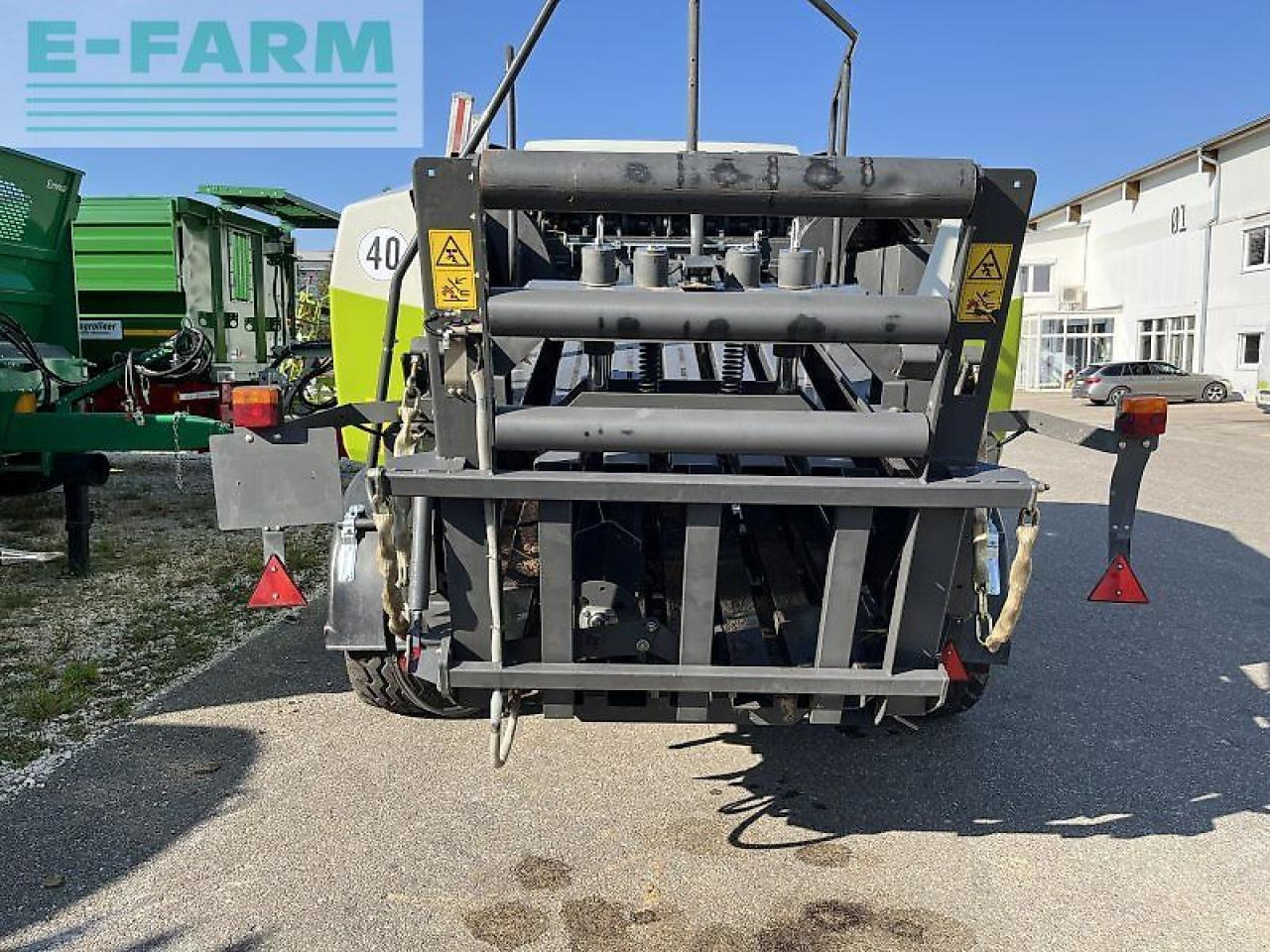 CLAAS quadrant 3200 rc tandem mit krassort vorbauhäcksler - Enfardadeira de fardos quadrados: foto 3 CLAAS quadrant 3200 rc tandem mit krassort vorbauhäcksler - Enfardadeira de fardos quadrados: foto 3