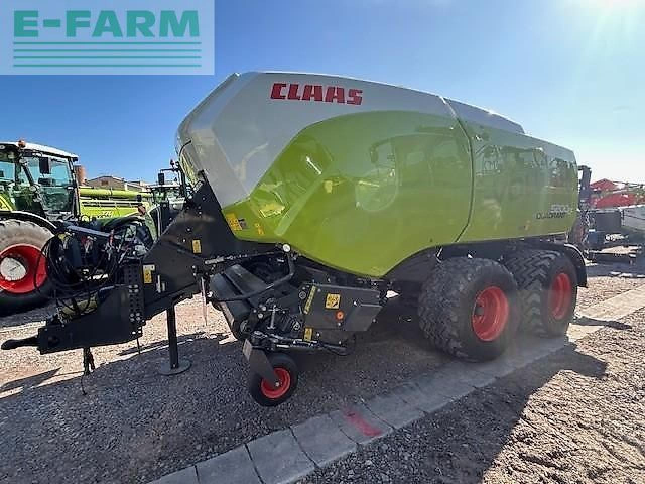 CLAAS quadrant 5200 fc t+st - Enfardadeira de fardos quadrados: foto 1 CLAAS quadrant 5200 fc t+st - Enfardadeira de fardos quadrados: foto 1