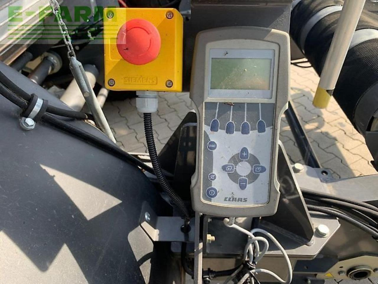 Enfardadeira de fardos quadrados CLAAS rollant 454 rc uniwrap: foto 15 Enfardadeira de fardos quadrados CLAAS rollant 454 rc uniwrap: foto 15