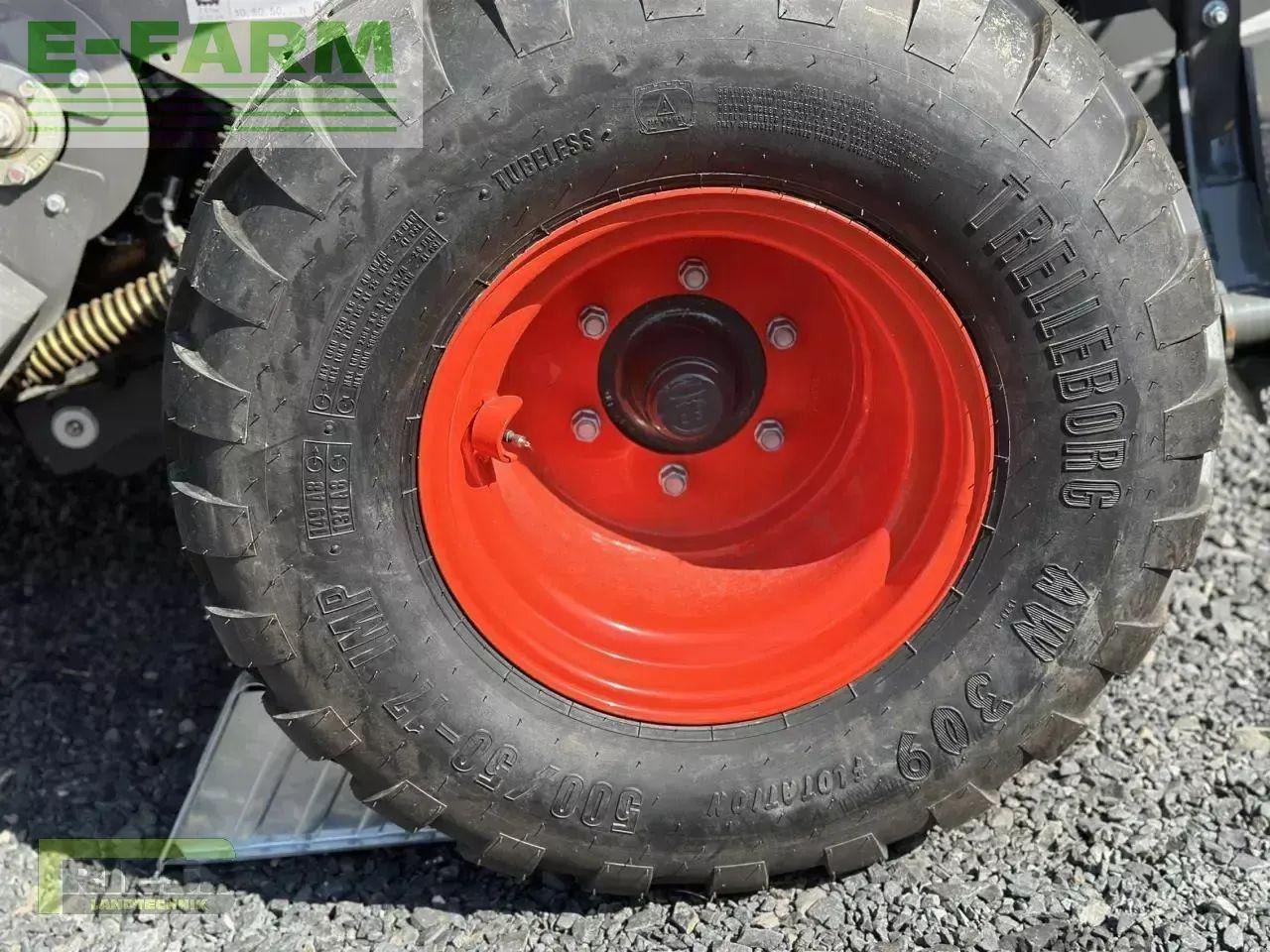 CLAAS variant 585 pro - Enfardadeira de fardos quadrados: foto 5 CLAAS variant 585 pro - Enfardadeira de fardos quadrados: foto 5