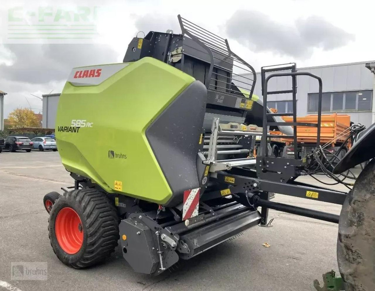 CLAAS variant 585 rc pro - Enfardadeira de fardos quadrados: foto 4 CLAAS variant 585 rc pro - Enfardadeira de fardos quadrados: foto 4