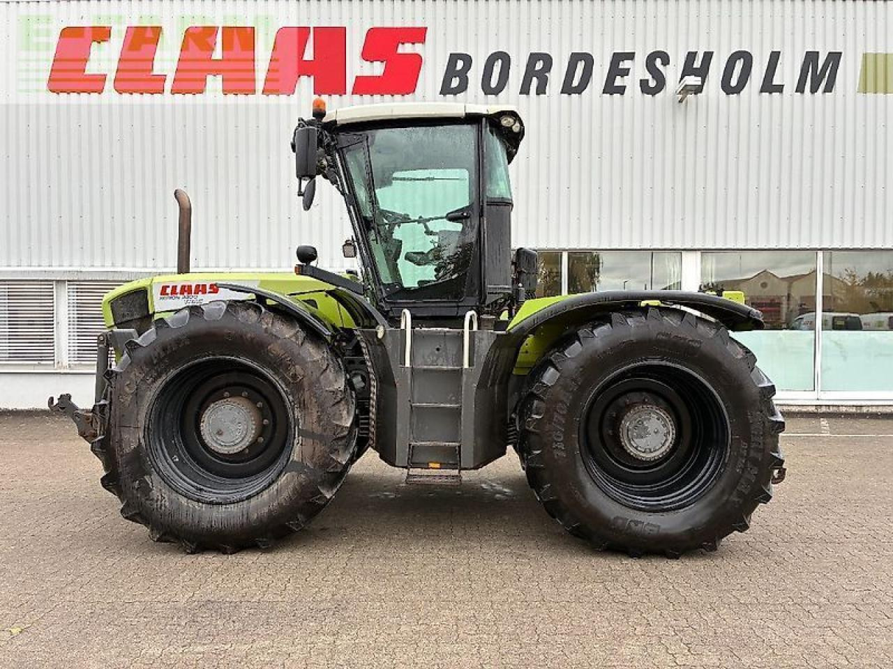 CLAAS xerion 3300 trac TRAC - Trator: foto 1 CLAAS xerion 3300 trac TRAC - Trator: foto 1