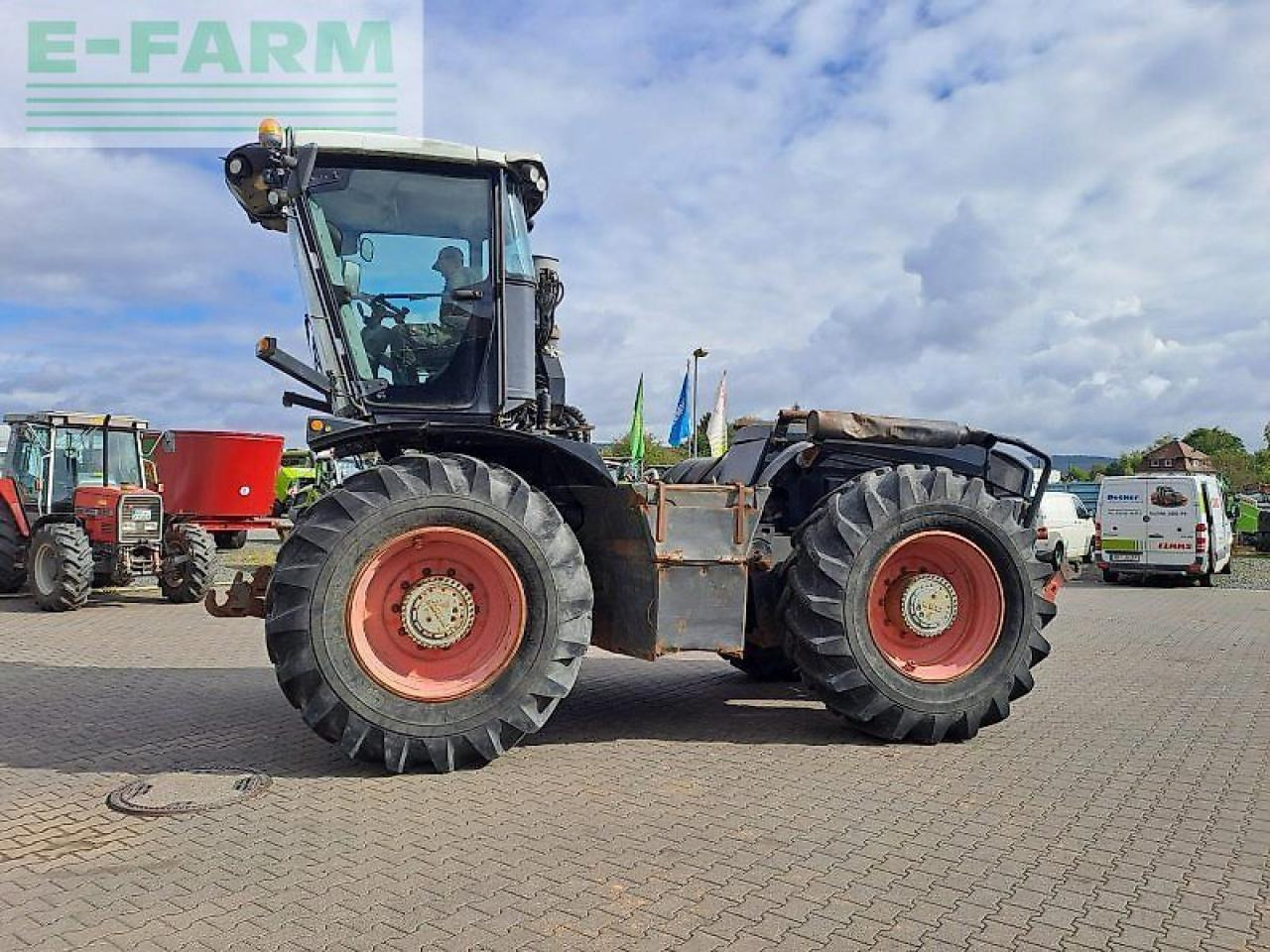 CLAAS xerion 3300 trac vc TRAC VC - Trator: foto 1 CLAAS xerion 3300 trac vc TRAC VC - Trator: foto 1