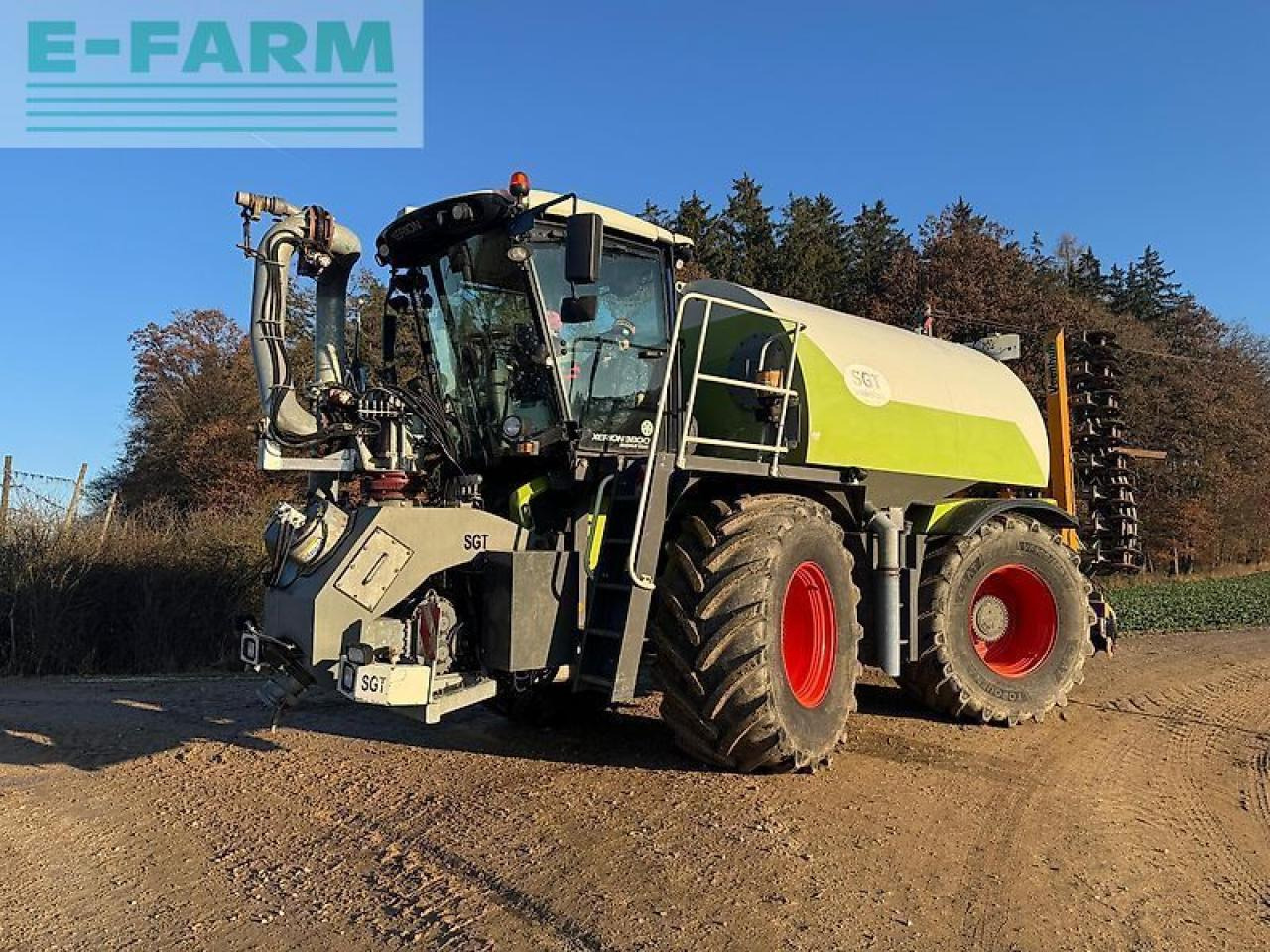 CLAAS xerion 3800 saddle trac mit sgt gülleaufbau SADDLE TRAC - Trator: foto 1 CLAAS xerion 3800 saddle trac mit sgt gülleaufbau SADDLE TRAC - Trator: foto 1