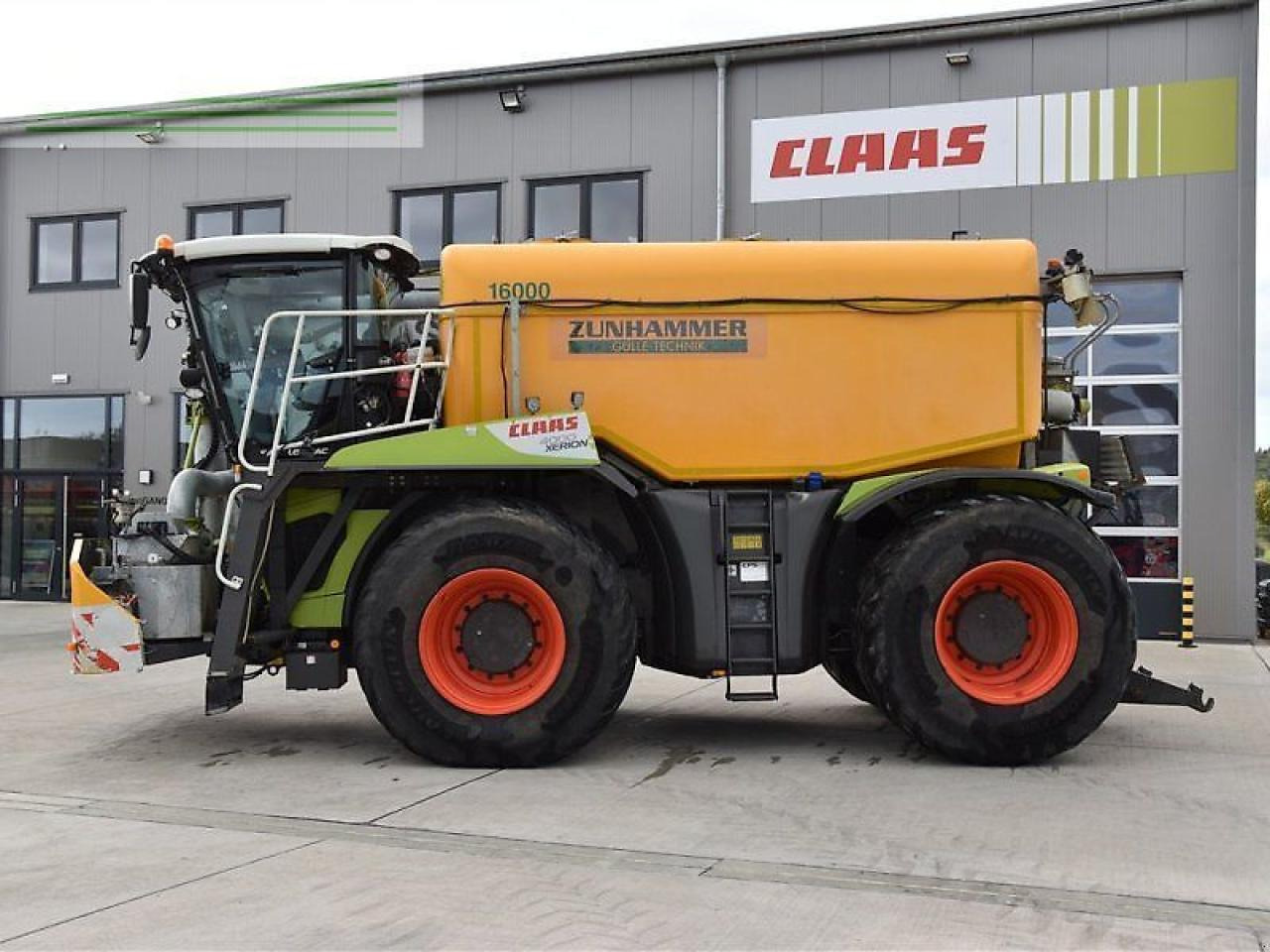 CLAAS xerion 4000 saddle trac SADDLE TRAC - Trator: foto 4 CLAAS xerion 4000 saddle trac SADDLE TRAC - Trator: foto 4