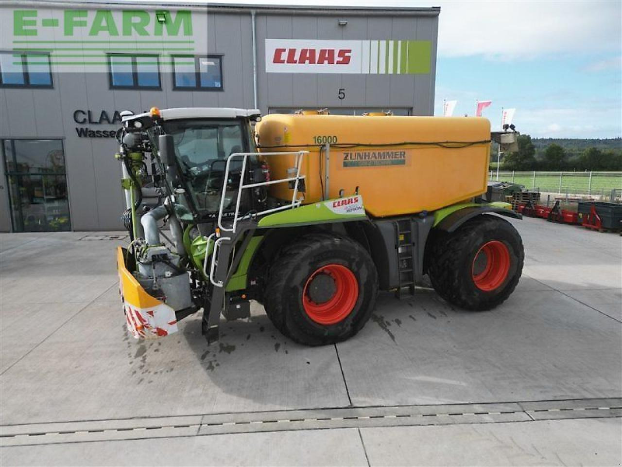 CLAAS xerion 4000 saddle trac SADDLE TRAC - Trator: foto 2 CLAAS xerion 4000 saddle trac SADDLE TRAC - Trator: foto 2