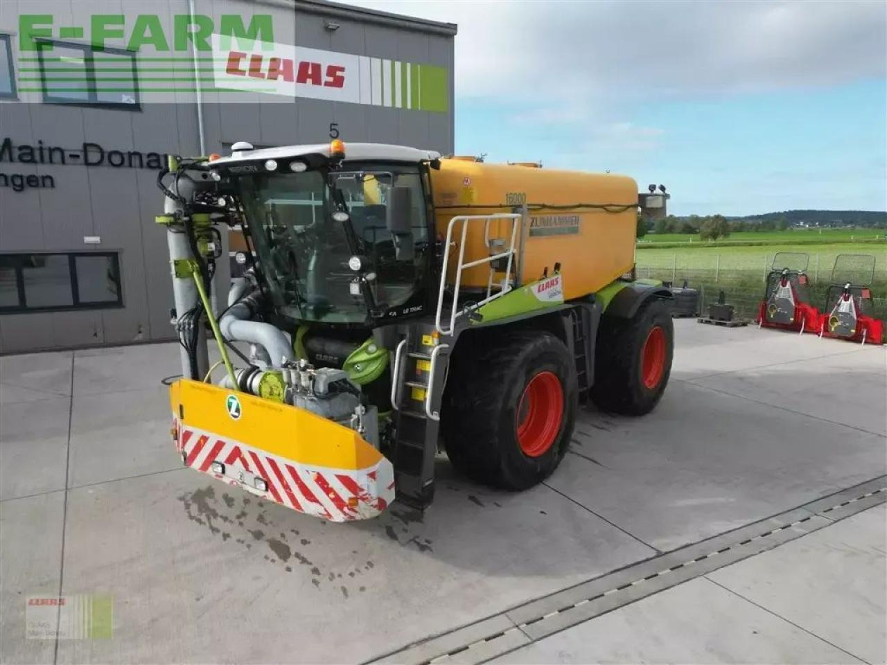 CLAAS xerion 4000 saddle trac SADDLE TRAC - Pulverizador automotor: foto 1 CLAAS xerion 4000 saddle trac SADDLE TRAC - Pulverizador automotor: foto 1