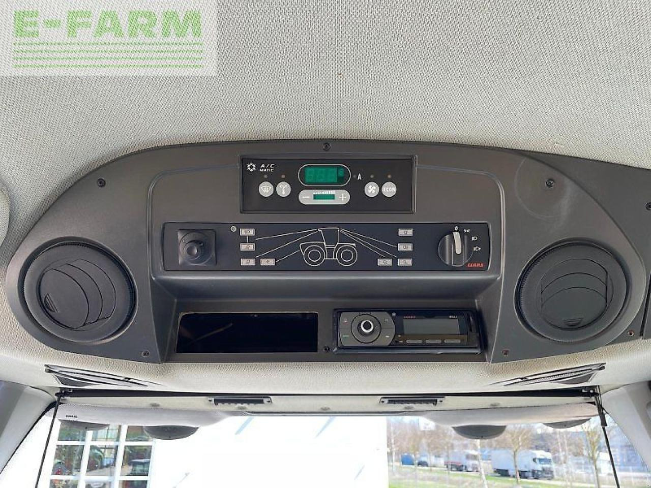 CLAAS xerion 4000 saddle trac zunhammer 16 m³ kundendienst und tüv neu SADDLE TRAC - Trator: foto 4 CLAAS xerion 4000 saddle trac zunhammer 16 m³ kundendienst und tüv neu SADDLE TRAC - Trator: foto 4