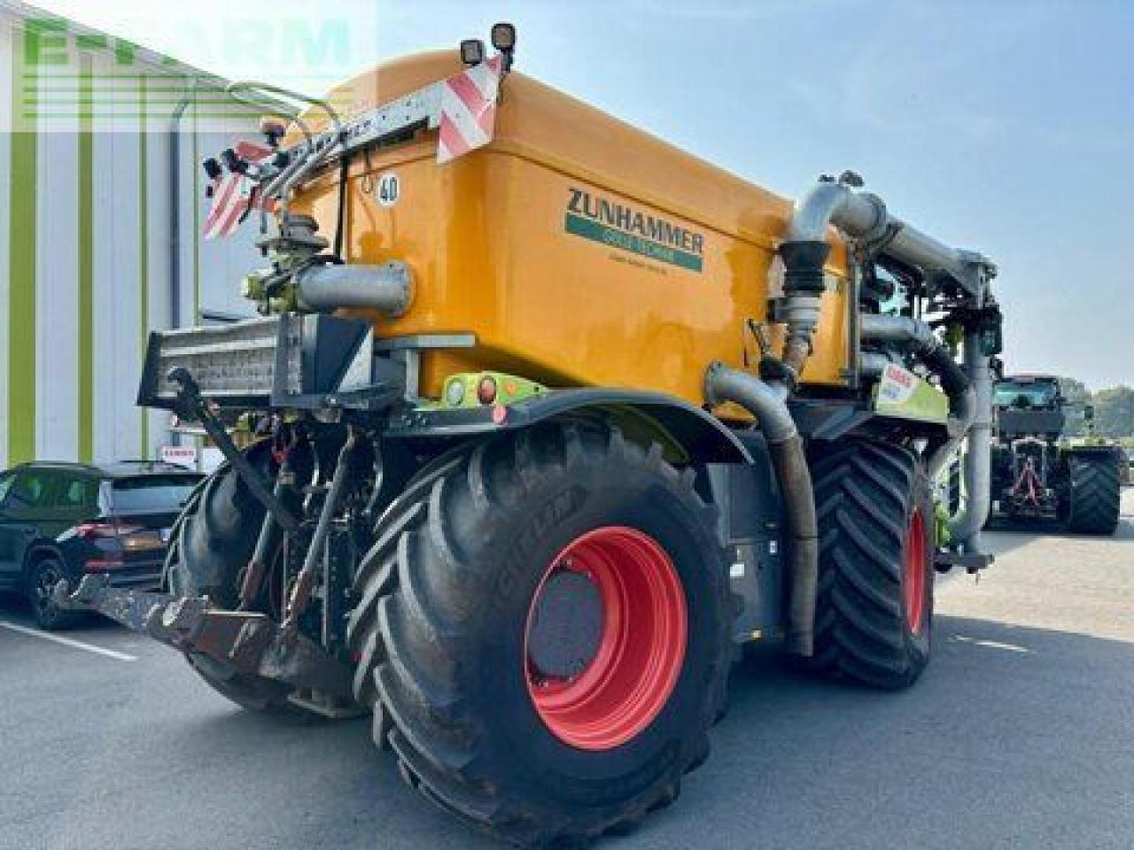 CLAAS xerion 4000 saddle trac, zunhammer acx 16 cbm SADDLE TRAC - Trator: foto 5 CLAAS xerion 4000 saddle trac, zunhammer acx 16 cbm SADDLE TRAC - Trator: foto 5