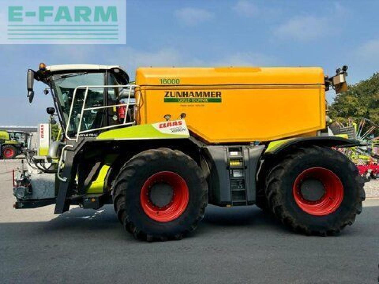 CLAAS xerion 4000 saddle trac, zunhammer acx 16 cbm SADDLE TRAC - Trator: foto 2 CLAAS xerion 4000 saddle trac, zunhammer acx 16 cbm SADDLE TRAC - Trator: foto 2