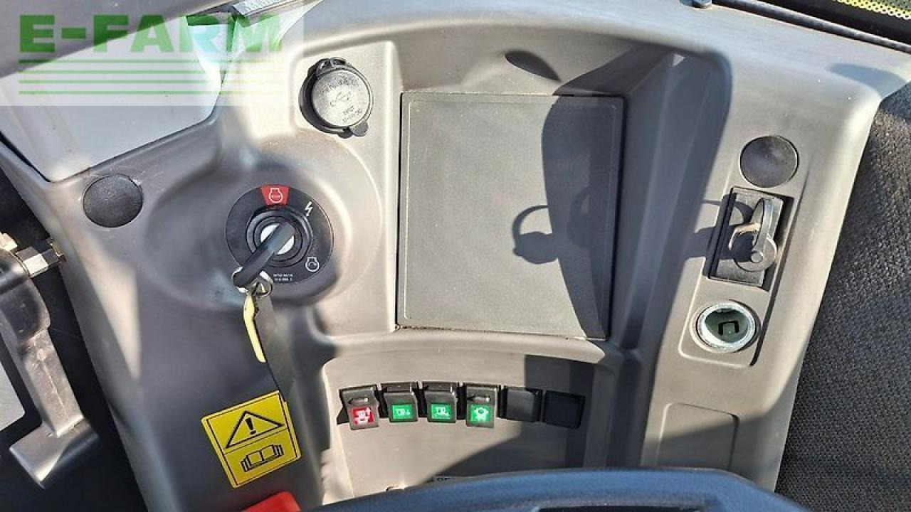 CLAAS xerion 4000 t vc - Trator: foto 2 CLAAS xerion 4000 t vc - Trator: foto 2