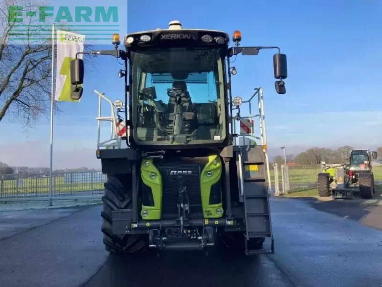 CLAAS xerion 4200 saddle trac SADDLE TRAC - Trator: foto 2 CLAAS xerion 4200 saddle trac SADDLE TRAC - Trator: foto 2
