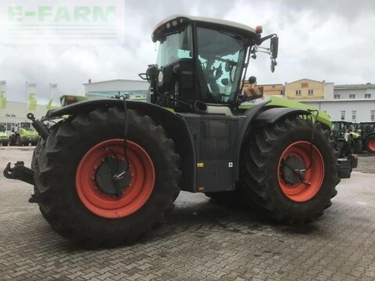 CLAAS xerion 4200 trac vc TRAC VC - Trator: foto 3 CLAAS xerion 4200 trac vc TRAC VC - Trator: foto 3