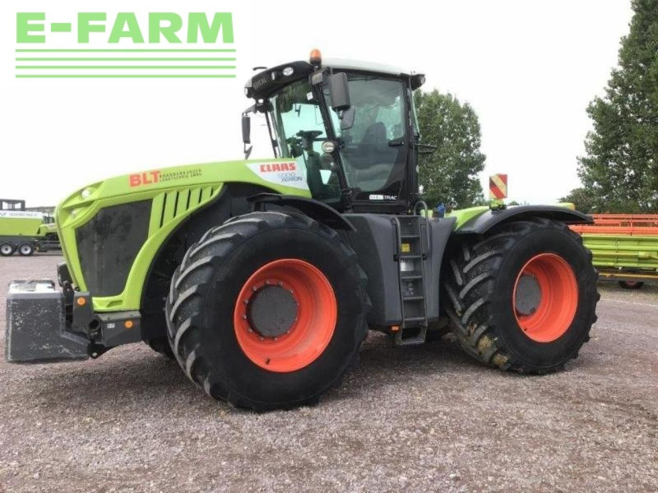 CLAAS xerion 5000 trac TRAC - Trator: foto 1 CLAAS xerion 5000 trac TRAC - Trator: foto 1